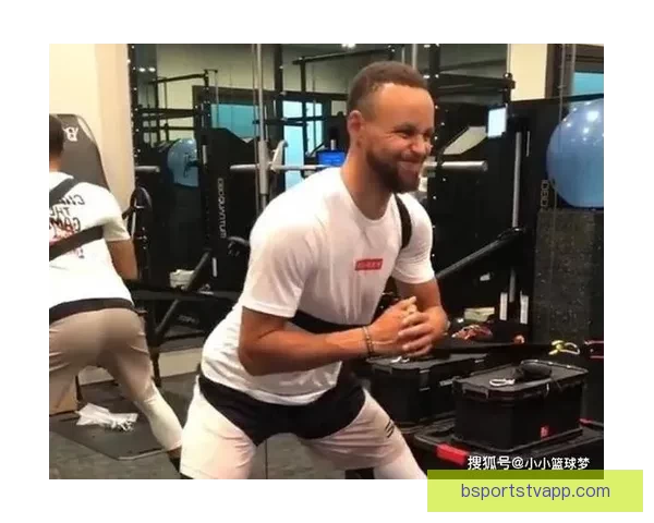 库里赞文班天然天赋与独特比赛态度极具感染力